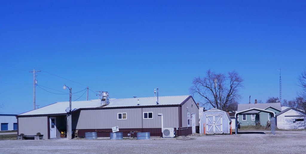 Image 22 of property listing at 204 S Main Street, Iuka, IL 62849