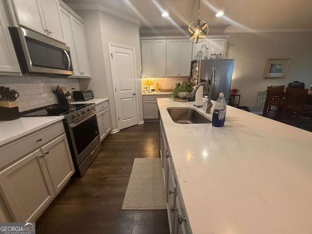 5639 Parkview Lane, Flowery Branch, GA 30542