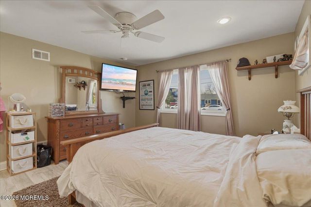 32 Cove Road W, Bayville, NJ 08721