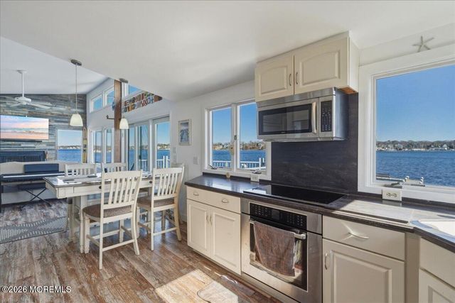 32 Cove Road W, Bayville, NJ 08721