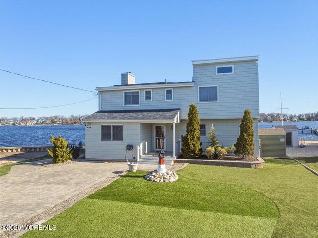 32 Cove Road W, Bayville, NJ 08721