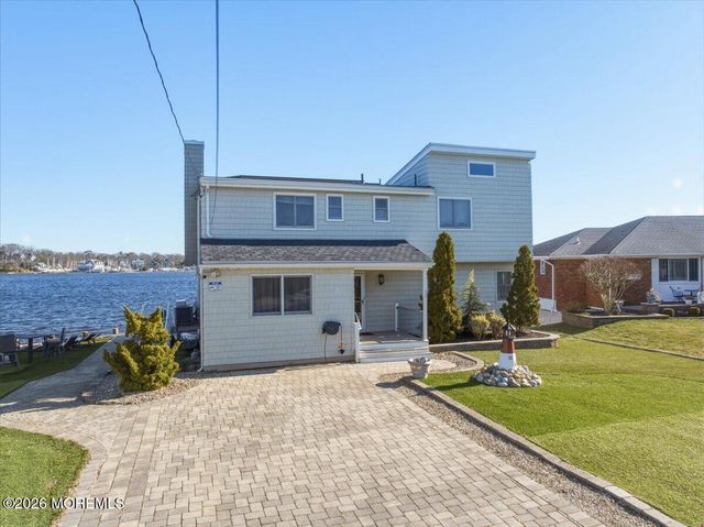 32 Cove Road W, Bayville, NJ 08721
