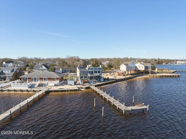 32 Cove Road W, Bayville, NJ 08721