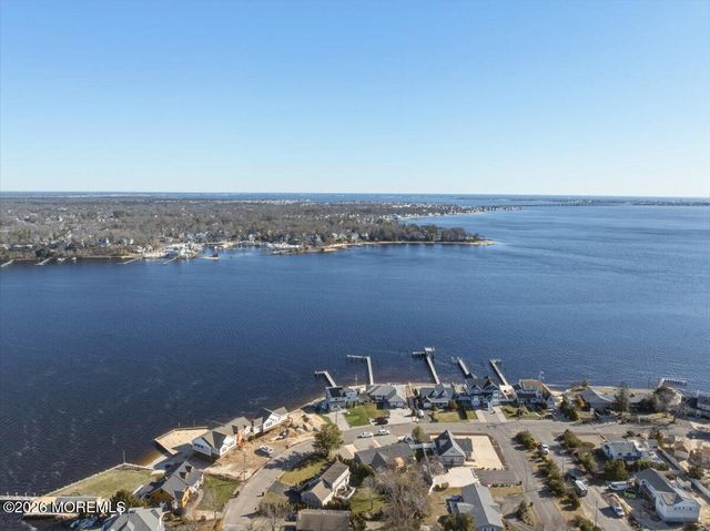 32 Cove Road W, Bayville, NJ 08721