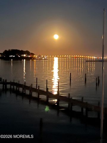 32 Cove Road W, Bayville, NJ 08721