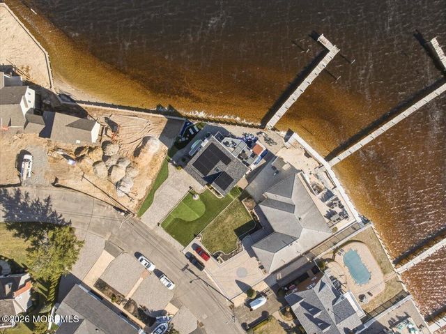 32 Cove Road W, Bayville, NJ 08721