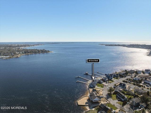 32 Cove Road W, Bayville, NJ 08721