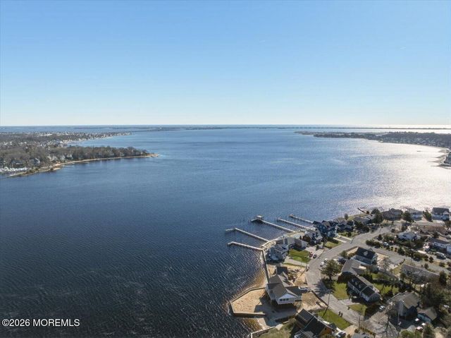 32 Cove Road W, Bayville, NJ 08721