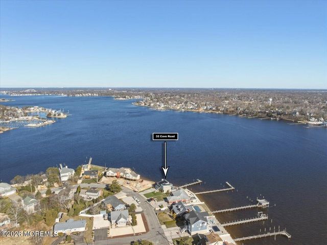 32 Cove Road W, Bayville, NJ 08721