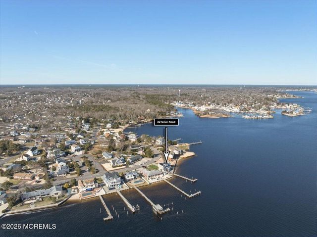 32 Cove Road W, Bayville, NJ 08721