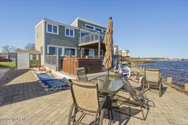 32 Cove Road W, Bayville, NJ 08721