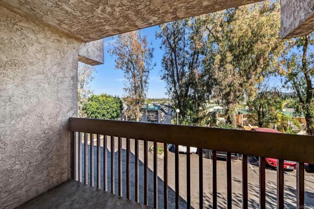 760 Silver Dr, Vista, CA 92083