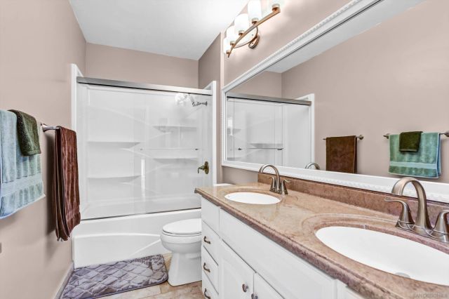 760 Silver Dr, Vista, CA 92083