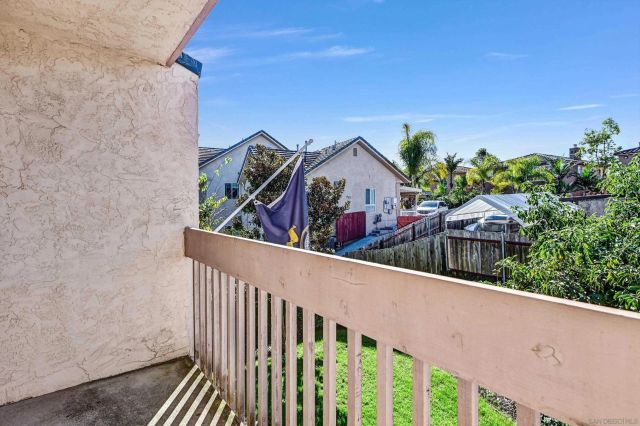 760 Silver Dr, Vista, CA 92083