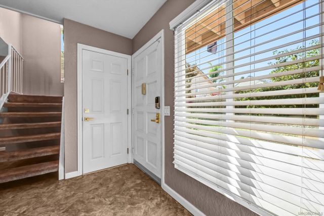 760 Silver Dr, Vista, CA 92083