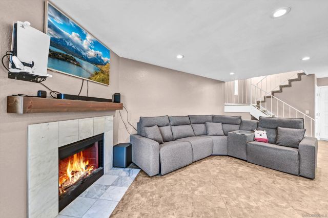 760 Silver Dr, Vista, CA 92083