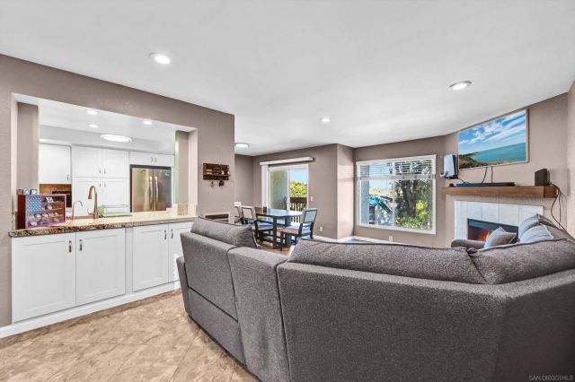 760 Silver Dr, Vista, CA 92083