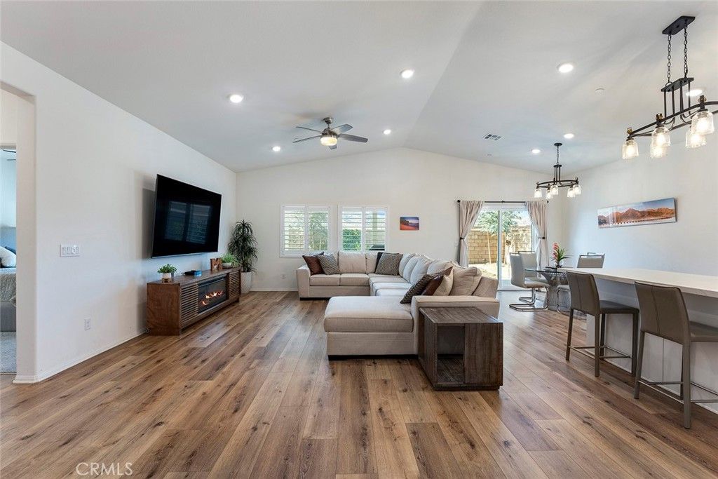 Image 2 of property listing at 31228 Scrub Jay, Winchester, CA 92596