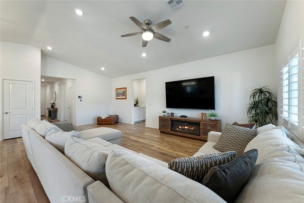 Image 23 of property listing at 31228 Scrub Jay, Winchester, CA 92596