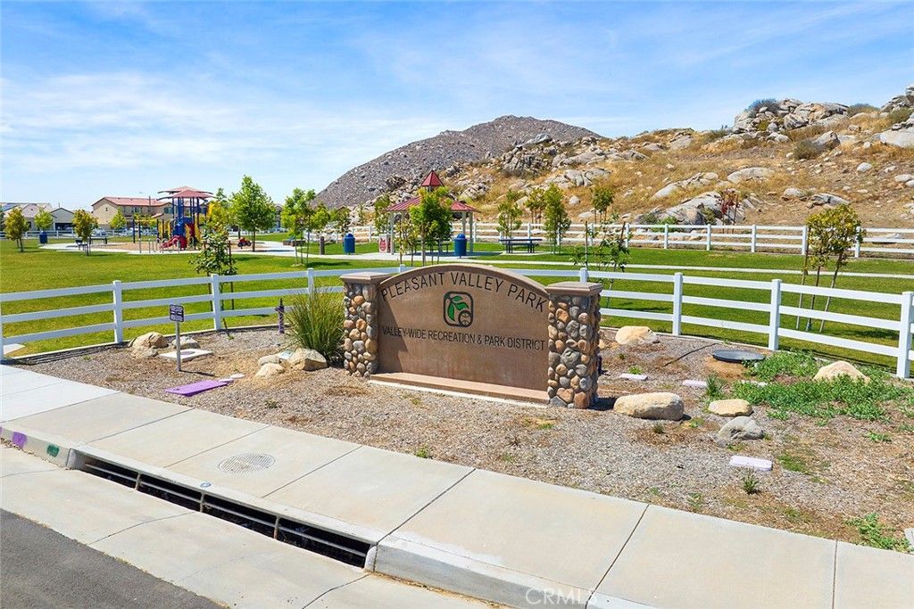 Image 42 of property listing at 31228 Scrub Jay, Winchester, CA 92596