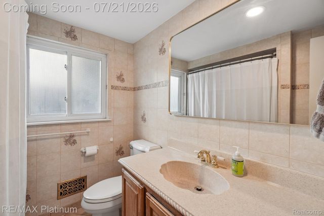 981 Shenandoah Court, Clawson, MI 48017