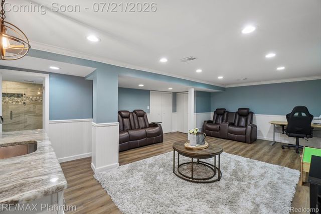 981 Shenandoah Court, Clawson, MI 48017