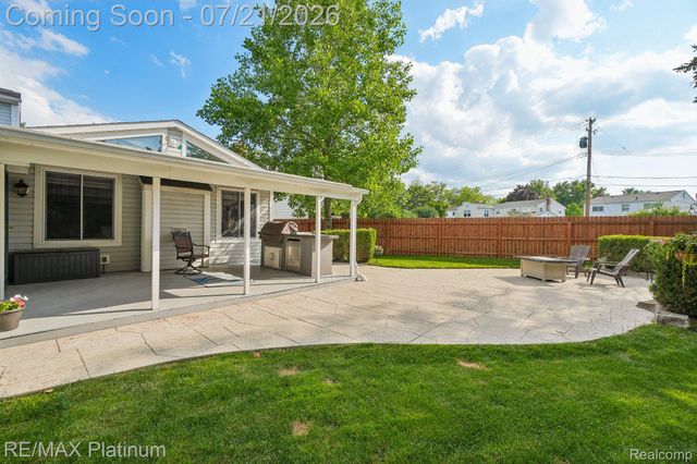 981 Shenandoah Court, Clawson, MI 48017