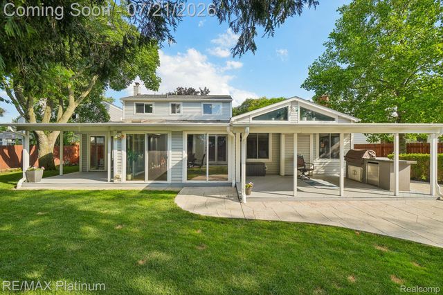 981 Shenandoah Court, Clawson, MI 48017