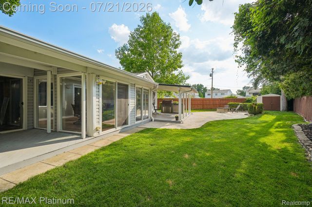 981 Shenandoah Court, Clawson, MI 48017