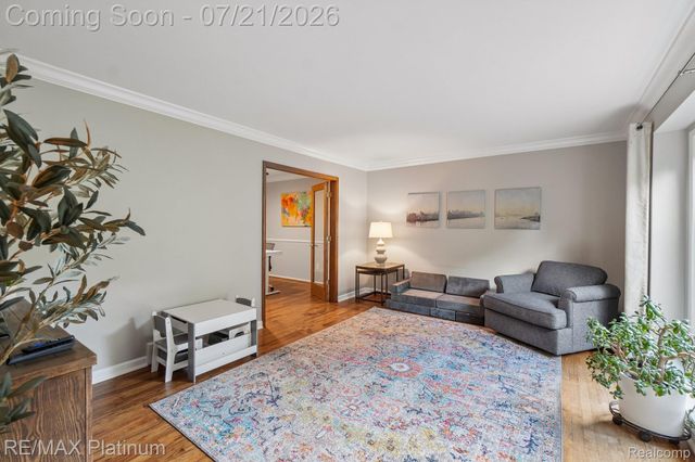 981 Shenandoah Court, Clawson, MI 48017