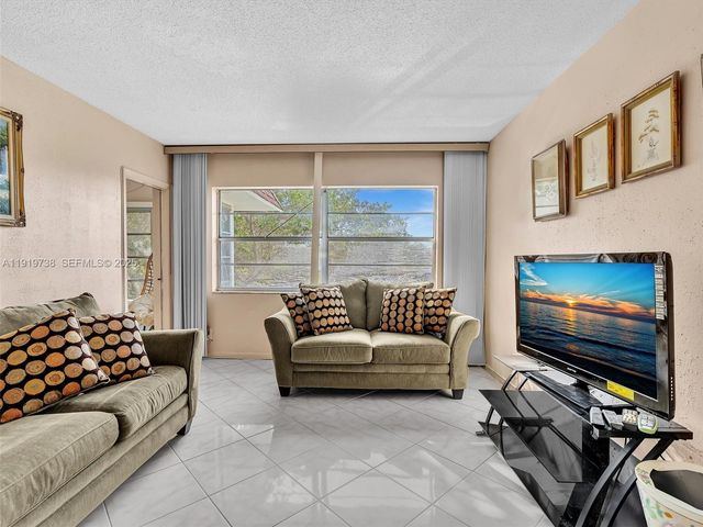 5102 NW 36th Street 607, Lauderdale Lakes, FL 33319
