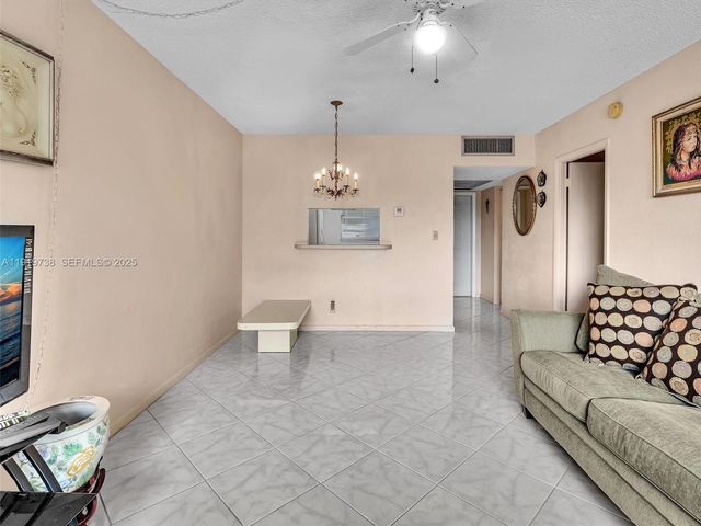5102 NW 36th Street 607, Lauderdale Lakes, FL 33319