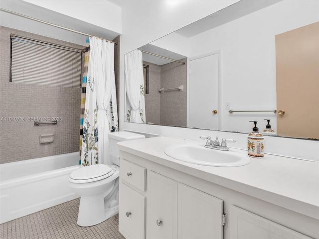 5102 NW 36th Street 607, Lauderdale Lakes, FL 33319