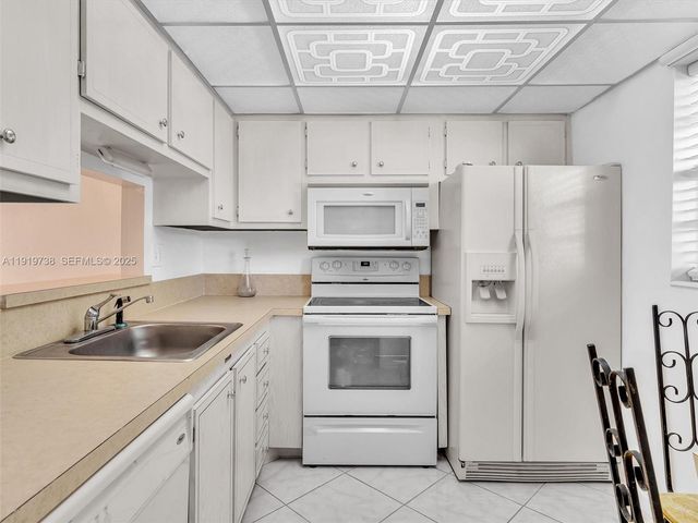 5102 NW 36th Street 607, Lauderdale Lakes, FL 33319