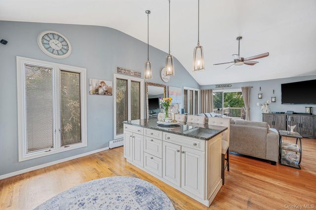 34 Secatogue Lane E, West Islip, NY 11795