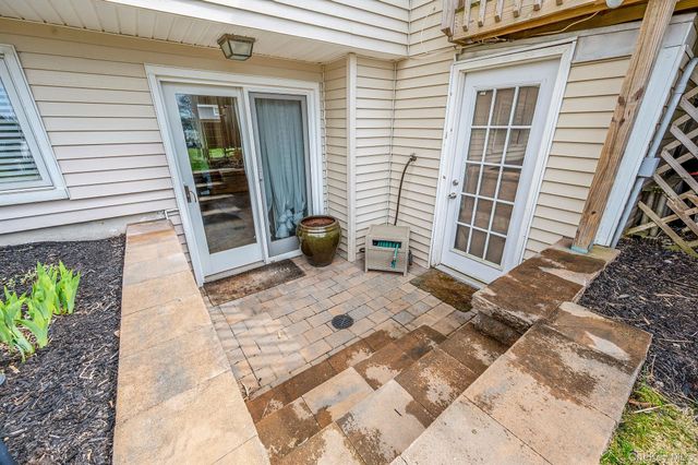 34 Secatogue Lane E, West Islip, NY 11795