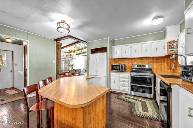 4000 Bobolink Circle, Reno, NV 89508