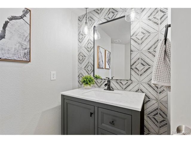 6924 S Picadilly St, Aurora, CO 80016