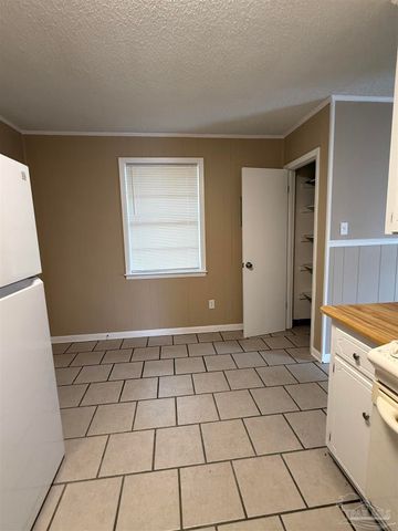 2605 Talbert St B, Pensacola, FL 32507