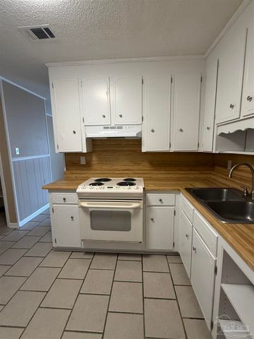 2605 Talbert St B, Pensacola, FL 32507