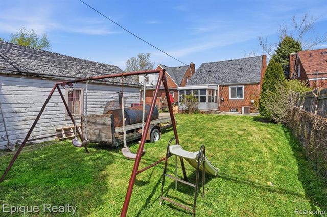 15300 Collingham Drive, Detroit, MI 48205