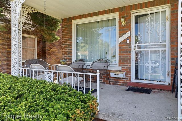 15300 Collingham Drive, Detroit, MI 48205