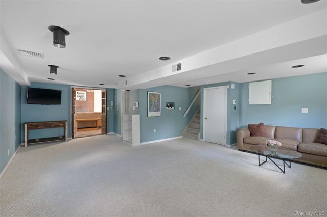 16 Van Orden Avenue, Suffern, NY 10901