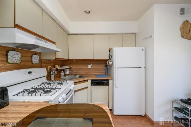 32 Judson 10A, Edison Twp., NJ 08837