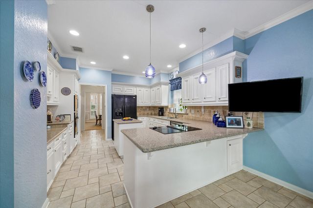 2102 Grand Mesa Drive, Kingwood, TX 77345