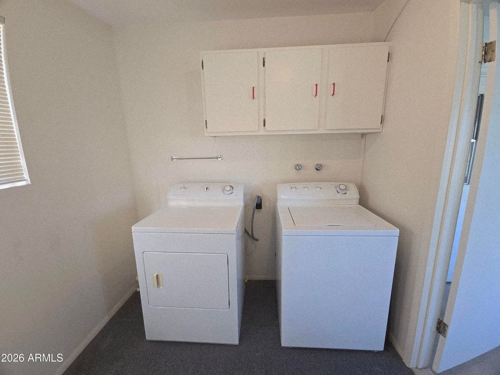 Image 15 of property listing at 10856 W ABBOTT Avenue, Sun City, AZ 85351