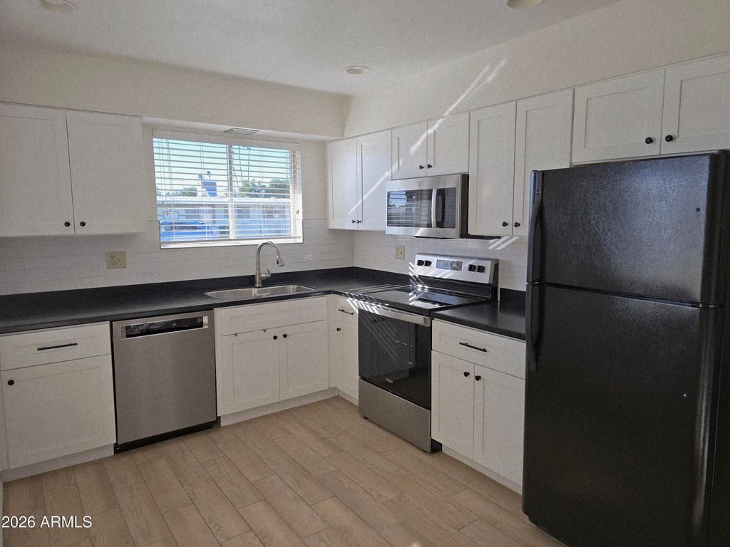 Image 2 of property listing at 10856 W ABBOTT Avenue, Sun City, AZ 85351