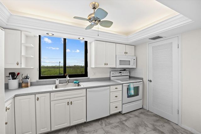 3452 NE Causeway Boulevard NE 17-404, Jensen Beach, FL 34957