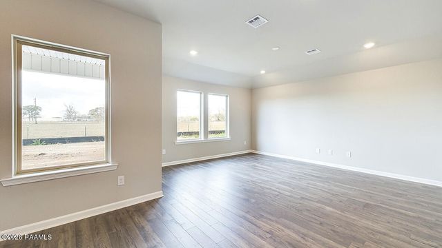 105 Lake Oak Drive, Lafayette, LA 70507