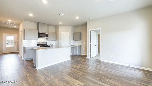 105 Lake Oak Drive, Lafayette, LA 70507